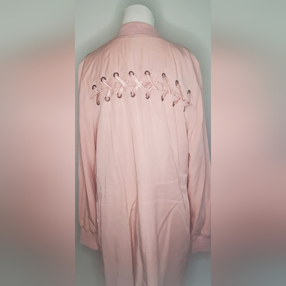 THE EDIT by Seventeen-size L- lined pink long Jacket-closes with zipper at front - Picture 2 of 11